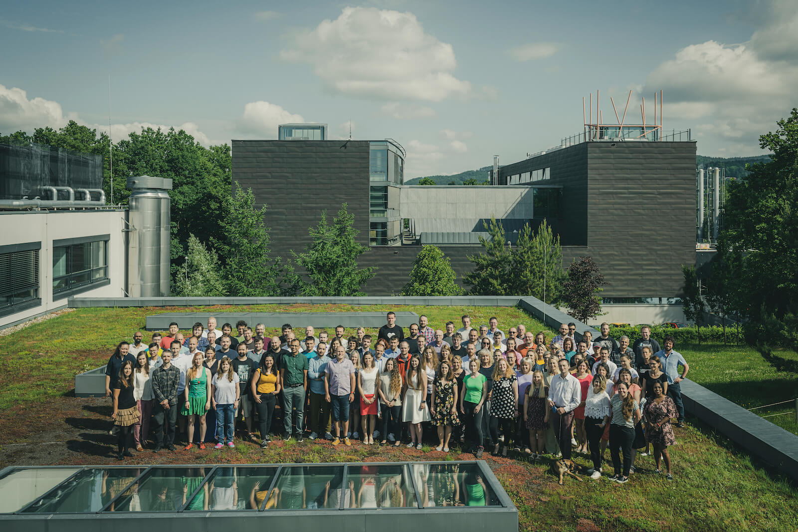 Společná fotografie zaměstnanců CXI TUL