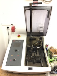 Rozbrušovací pila STRUERS Secotom-50